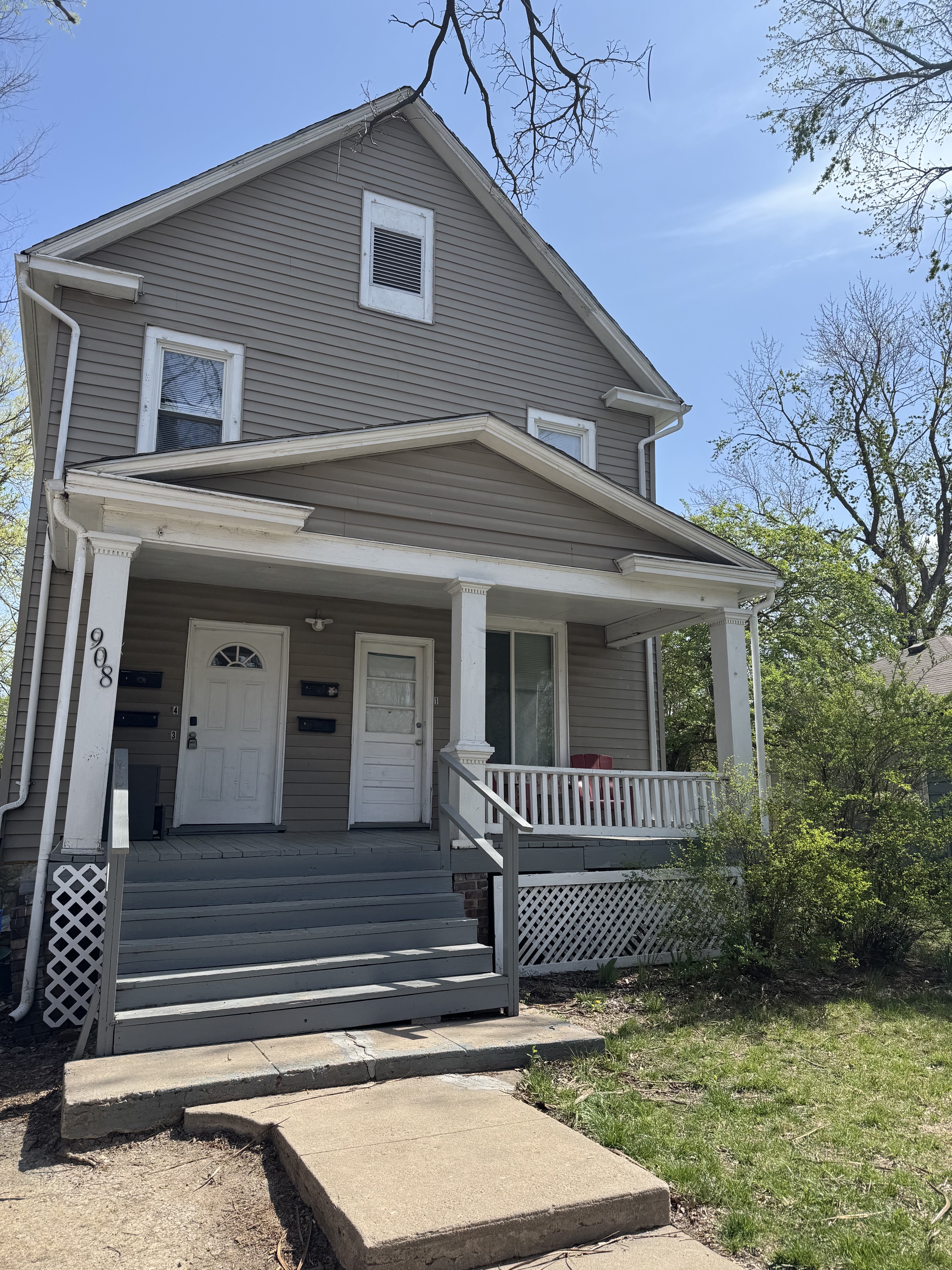908 Southwest Macvicar Avenue - 2