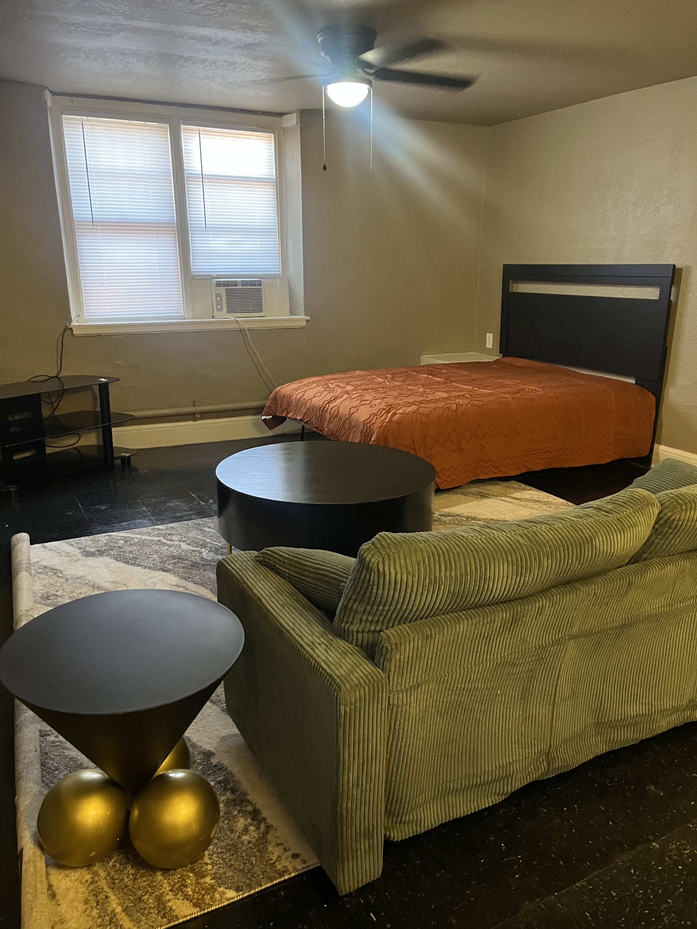 919 Southwest Tyler Street - B