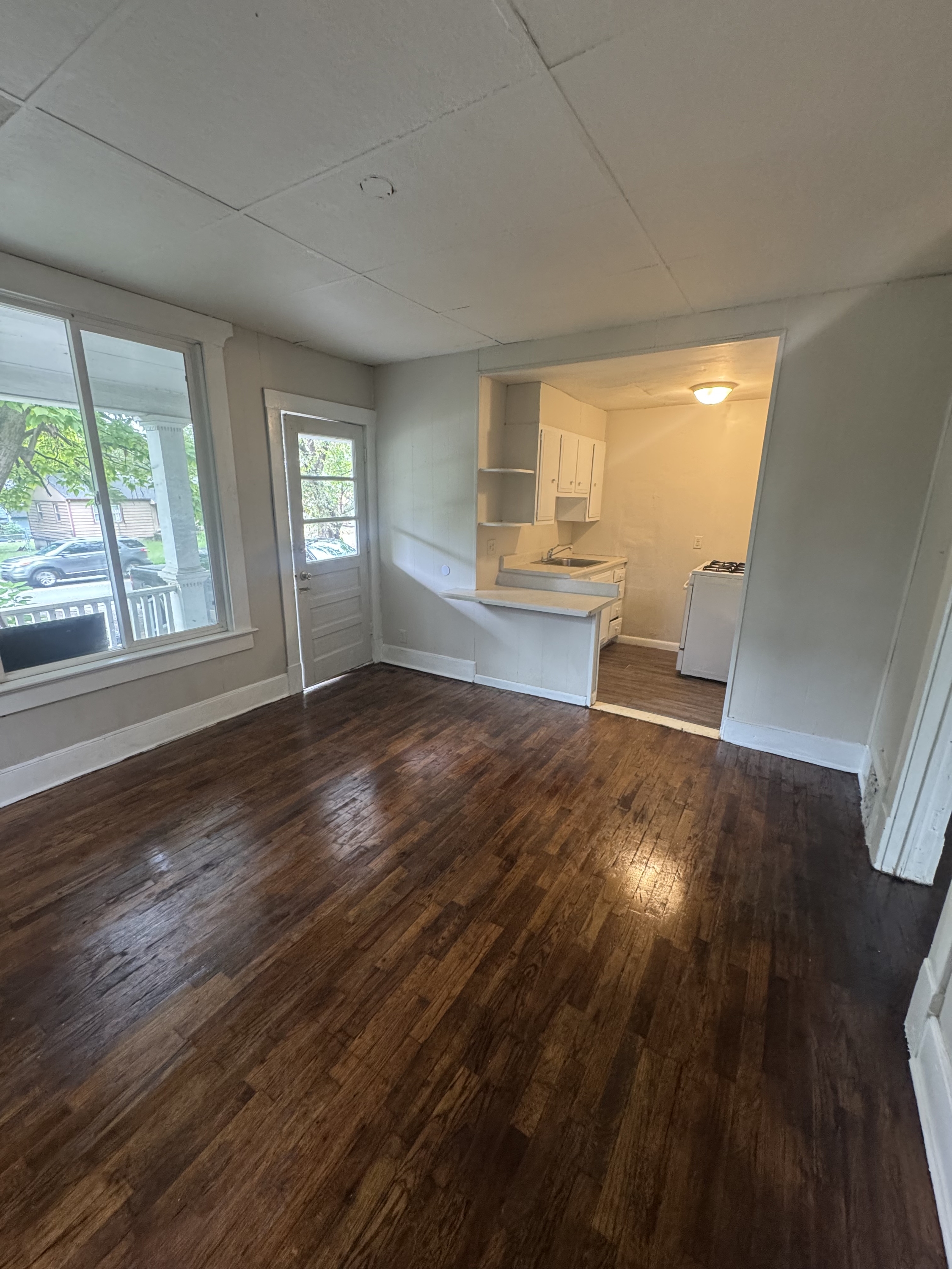 908 Southwest Macvicar Avenue - 1